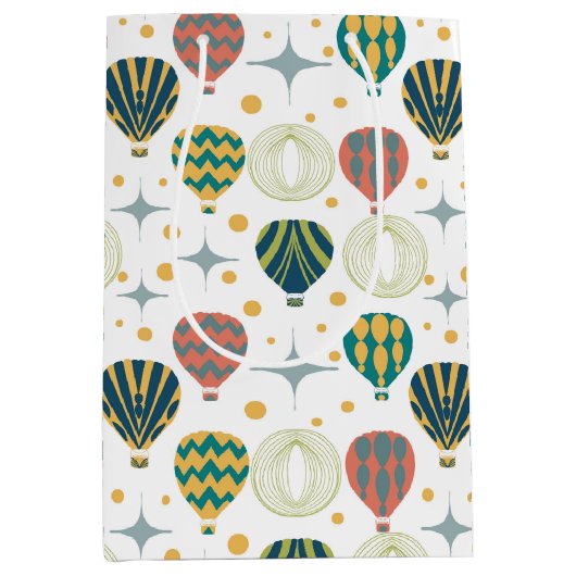 Adventure Awaits Hot Air Ballon Medium Cadeauzakje (Voorkant)