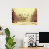 Adventure Awaits II Poster (Thuiskantoor)
