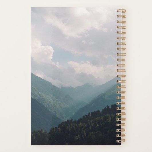 Adventure Awaits Mountain Valley | Monogram Planner (Achterkant)