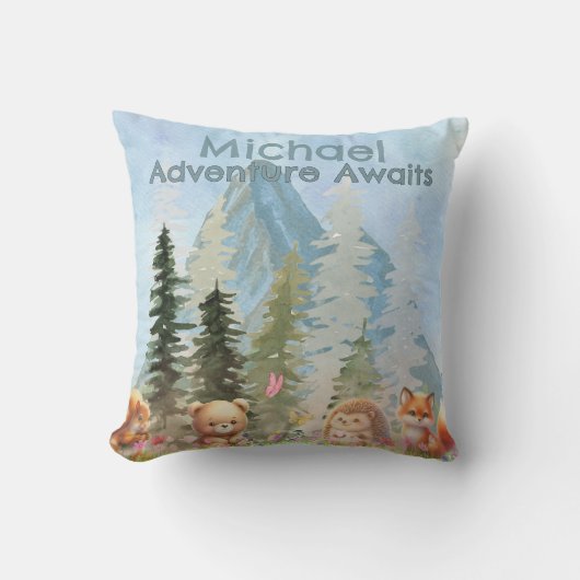 Adventure Awaits Personalized Woodland Animal Gift Kussen (Voorkant)