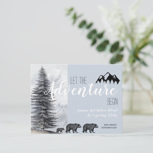 Adventure Awaits Rustic Woodland Beren Zwangerscha Aankondigingskaart (Staand voorkant)