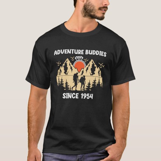Adventure Buddies Since 1954 Hiking Partner T-shirt (Voorkant)