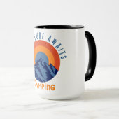 Adventure Gear & Camping Essentials" Mok (Voorkant rechts)