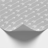Adventure pijlen grijs en wit cadeaupapier (Hoek)