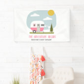 Adventure Pink Retro Camper Girl Baby shower Spandoek (Insitu)