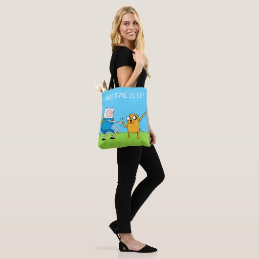 Adventure-tijd | Finn & Jake Fist Bump Tote Bag (Op model)