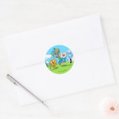 Adventure-tijd | Finn's rugzak, avontuurlijk tandw Ronde Sticker (Envelop)