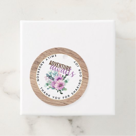 Adventure wacht op Baby shower Rustic Purple Flowe Bedankjes Labels (In situ)