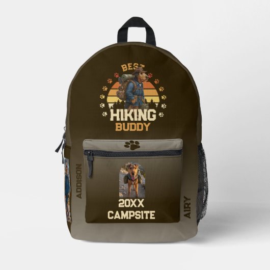 Adventurous Airedale Hiker Wilderness Explorer Bedrukte Rugzak (Voorkant)