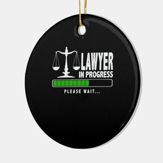 Advocaat in behandeling keramisch ornament (Links)