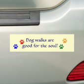 AE- Hond loopt met poten bumpersticker (Op auto)
