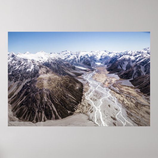 AERIAL UITZICHT VAN DE MOUNTAINERINGEN POSTER (Voorkant)