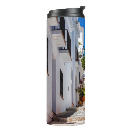 Aerial view of white city Frigiliana in sunny day Thermosbeker (Gedraaid links)