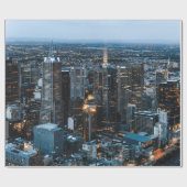 AERIEEL UITZICHT VAN STADSGEBOUWEN TIJDENS DE NACH CADEAUPAPIER (Vlak)