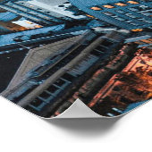 AERIEEL UITZICHT VAN STADSGEBOUWEN TIJDENS DE NACH POSTER (Hoek)