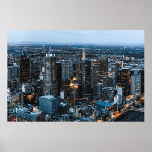 AERIEEL UITZICHT VAN STADSGEBOUWEN TIJDENS DE NACH POSTER