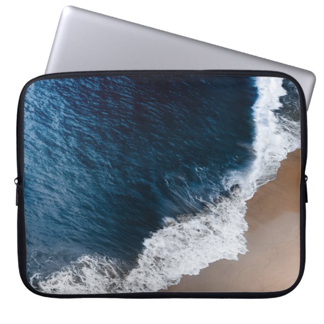 AERIËLE FOTOGRAFIE VAN SEASHORE LAPTOP SLEEVE (Voorkant)