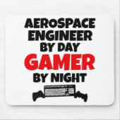 Aerospace Engineer tegen dag gamer bij nacht Muismat (Voorkant)