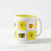 Aesthetic Coquette Mug Tweekleurige Koffiemok (Voorkant rechts)