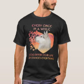 Af en toe komt een Siberische man je binnen T-shirt (Voorkant)