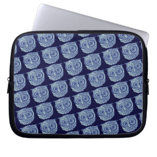 Afbeelding met blauwe kauwuil laptop sleeve