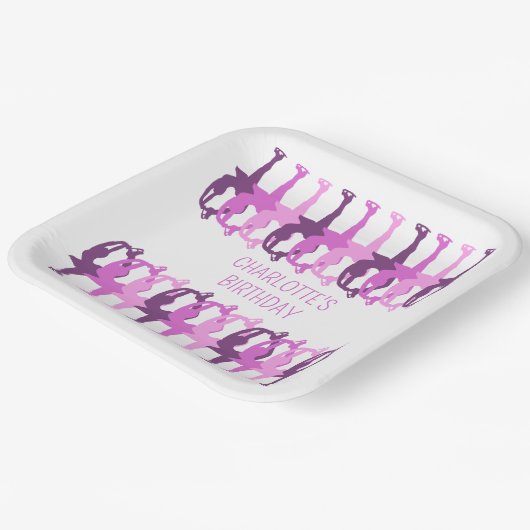 Afbeelding met gesynchroniseerde groep Aangepast Papieren Bordje (Gebogen)