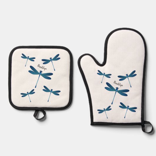 Afbeelding van de cartoon Dragonfly Ovenwant & Pannenlap Set (Voorkant)