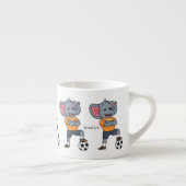 Afbeelding van de cartoon van de olifantenvoetbals espresso kop (Rechts)