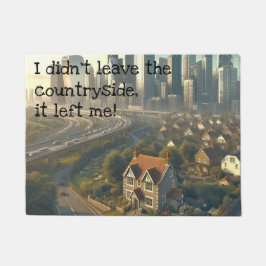 Afbeelding van een leuk huisje met een stad in de  deurmat