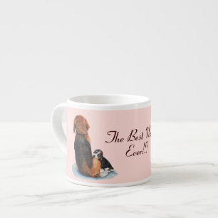afbeelding van een schattige beagle-puppy die mam- espresso kop