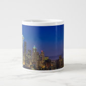 Afbeelding van Seattle Skyline in de ochtenduren. Grote Koffiekop (Voorkant)