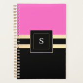 Afbeelding zwart en roze met monogram planner (Voorkant)