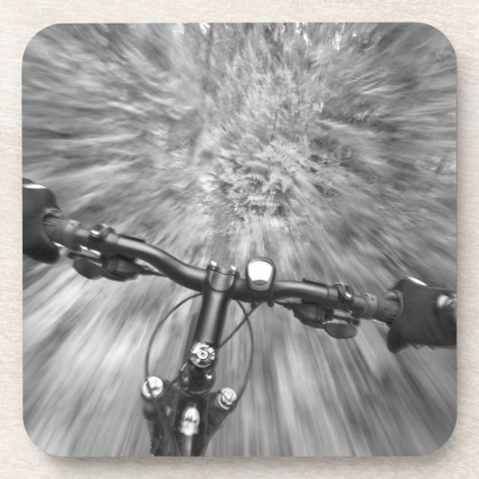 Afdalend over een glad gedeelte singletrack bier onderzetter (Voorkant)