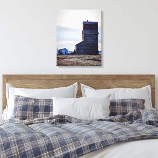 Afdruk van Prairie Elevator Stretch Canvas (Insitu (Slaapkamer))