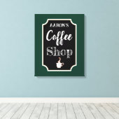 Afdrukken van gepersonaliseerd groen koffiewinkelw (Insitu (Houten vloer))