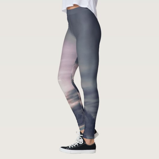 AFDRUKTE LEGGINGS DARK CLOUDS BIJ SUNSET GRAY (Links)