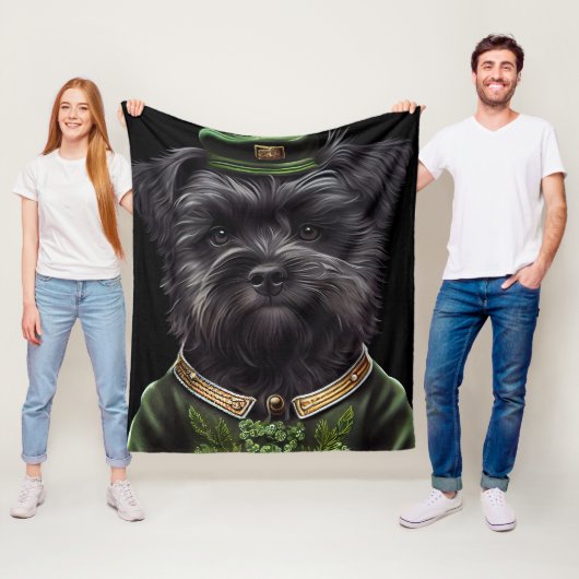 Affenpinscher-hond in St. Patrick's Day Dress Fleece Deken (In situ)