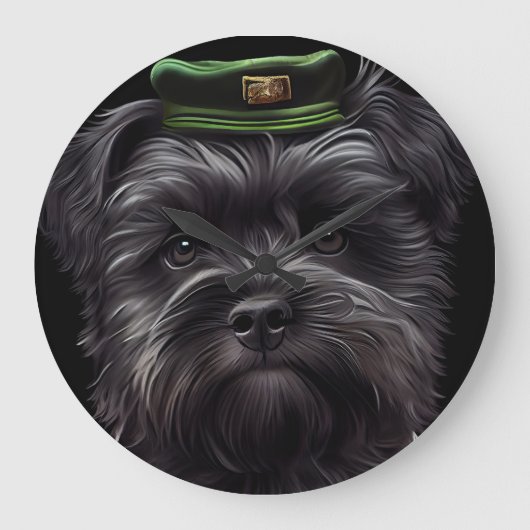 Affenpinscher-hond in St. Patrick's Day Dress Grote Klok (Voorkant)