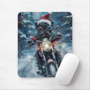 Affenpinscher-hond rijdt op motorfiets met Kerstmi Muismat