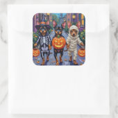 Affenpinscher Honden Trick-or-Treating in Hallowee Vierkante Sticker (Tas)