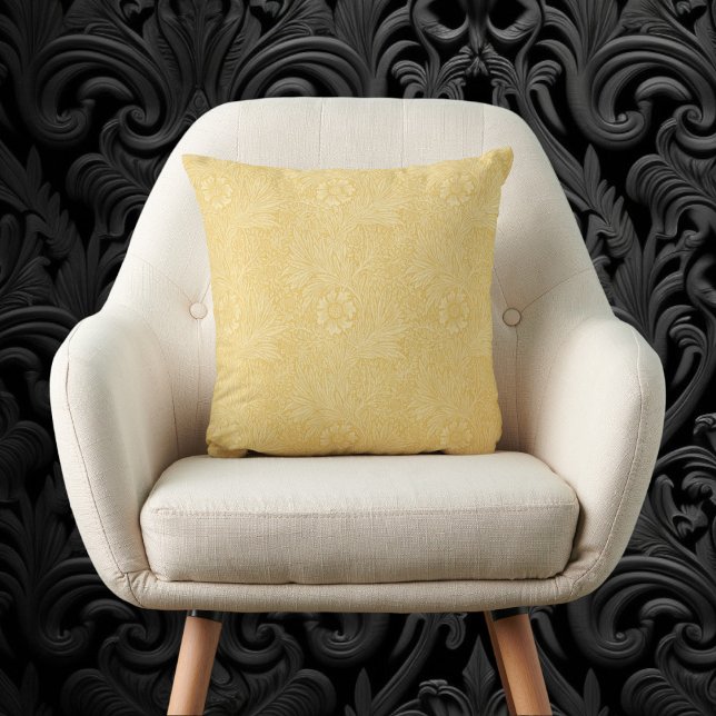 Afgebeeld: Fluweelblad door William Morris, Vintag Kussen (Marigold by William Morris, Vintage Garden Flowers Throw)