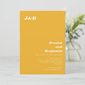 Afgebold Monogram Modern Goudsbloem Gele Trouwkaar Kaart (Staand voorkant)
