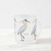 Afgedekte heronvogel cartoon matglas koffiemok (Voorkant rechts)
