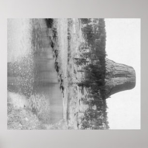 Afgelegen Uitzicht van de duiveltoren met water in Poster