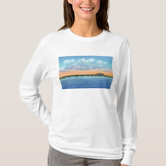 Afgelegen Uitzicht van het meer van de New Bridge T-shirt (Voorkant)