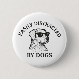 Afgeleid door honden ronde button 5,7 cm