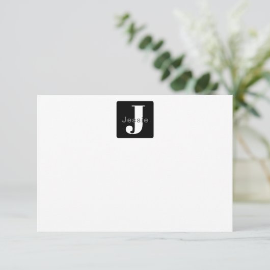 Afgeronde doosnaam & Monogram | Zwart Wit & Grijs Bedankkaart (Staand voorkant)