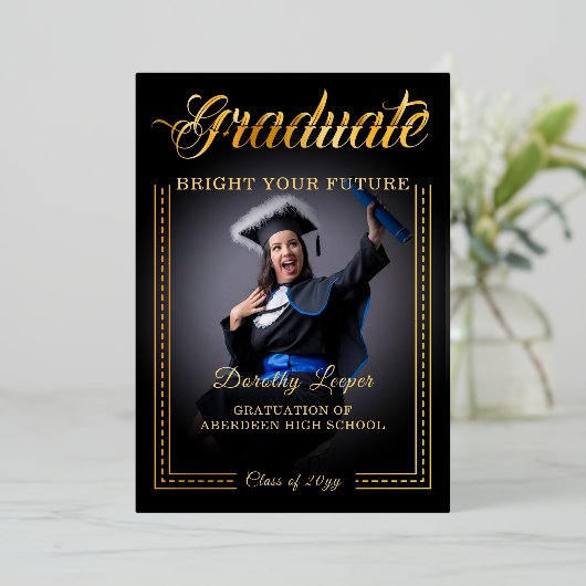 Afgestudeerd. Gouden aanraking Helder je toekomst  Folie Uitnodiging (Staand Voorkant)