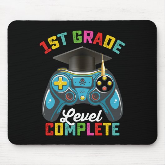Afgestudeerd op niveau 1e leerjaar Afstudeer Gamer Muismat (Voorkant)