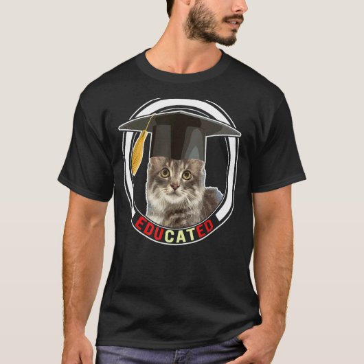 Afgestudeerde Gekatificeerde Kat Afstudeerhoed Uni T-shirt (Voorkant)